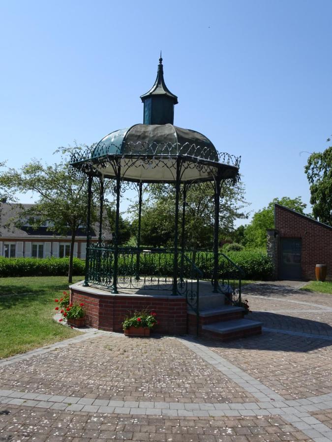 Le Rucher Lez-Fontaine Bagian luar foto